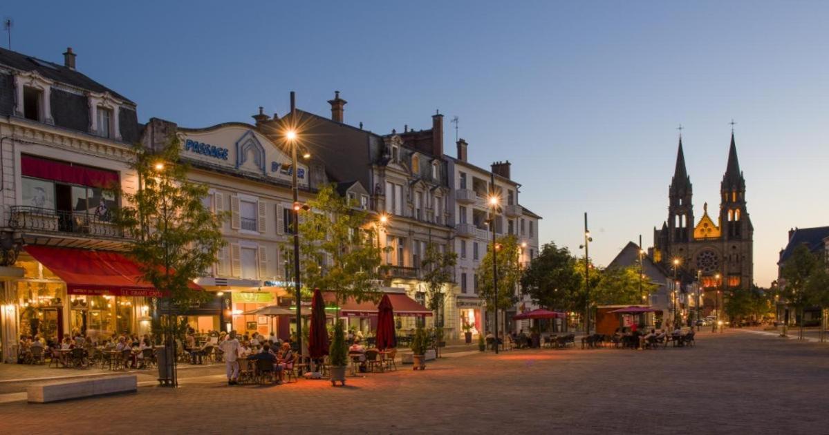 T3 Moulins Avec Garage Proche Gare Apartment Exterior photo